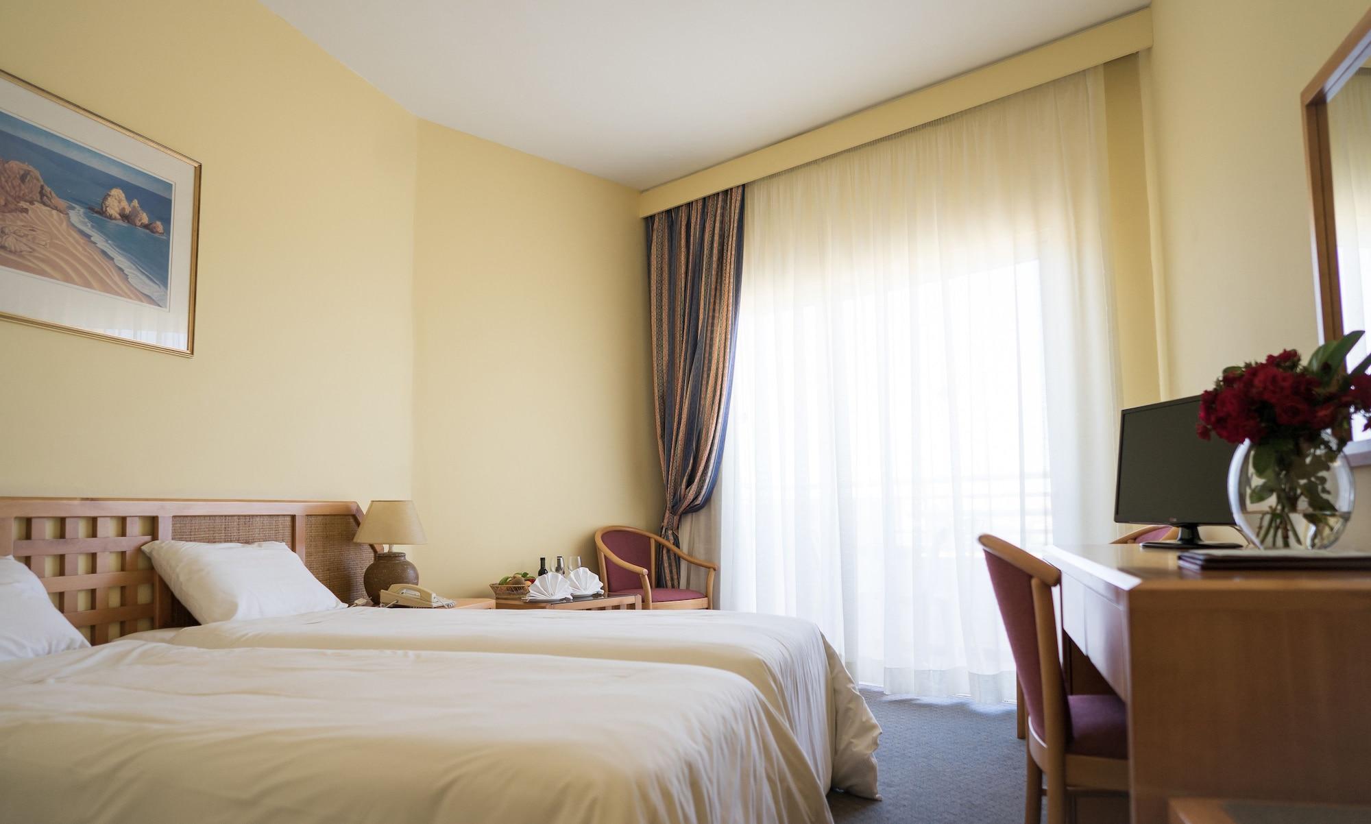 Aloe Hotel Paphos Exteriör bild