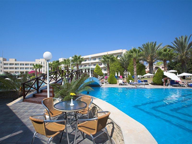Aloe Hotel Paphos Exteriör bild