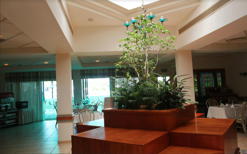 Aloe Hotel Paphos Exteriör bild