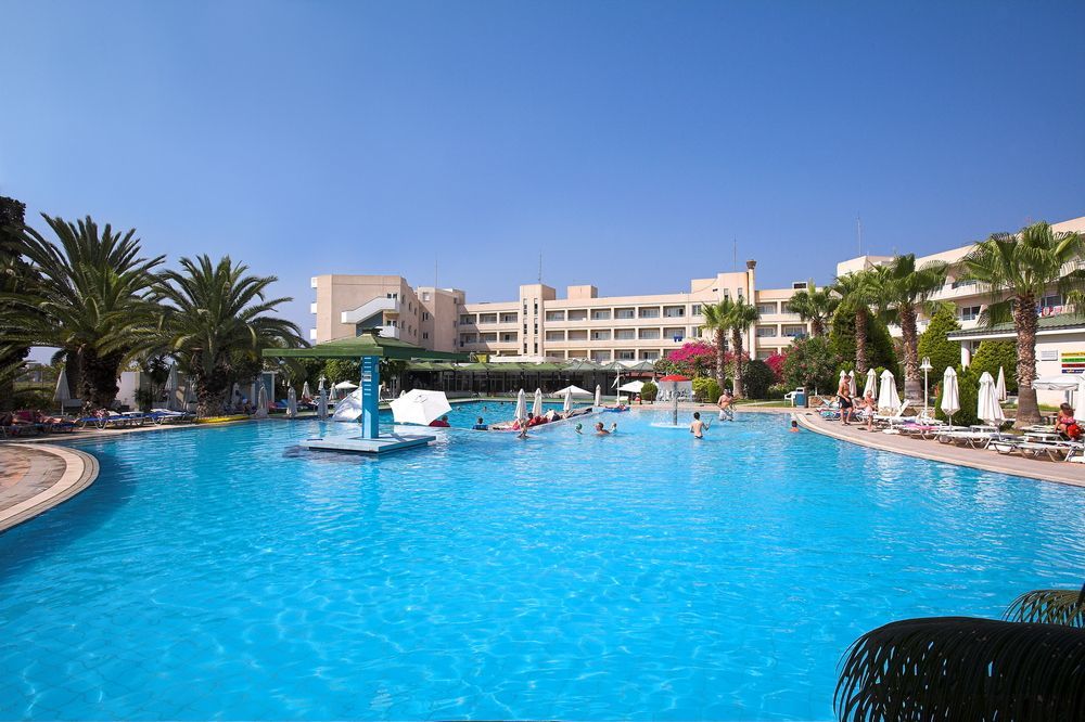 Aloe Hotel Paphos Exteriör bild