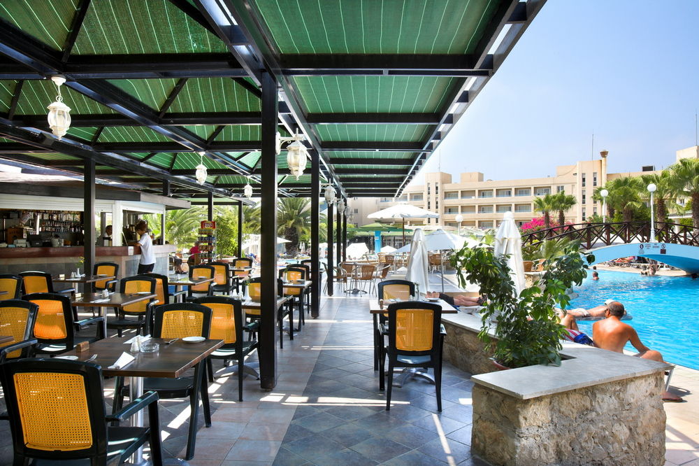 Aloe Hotel Paphos Exteriör bild
