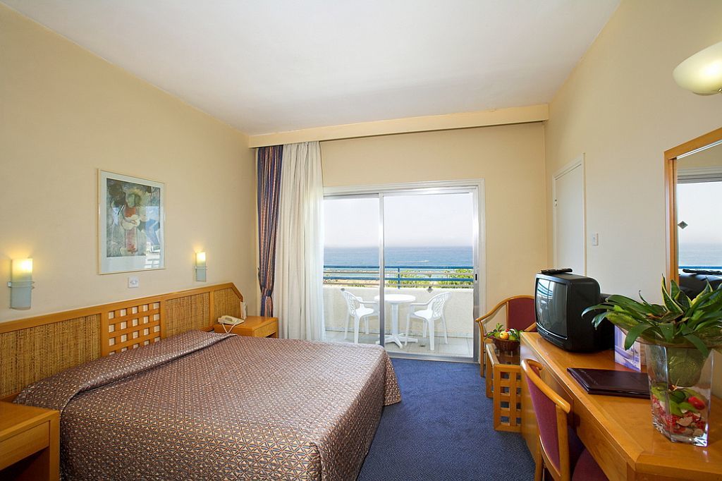 Aloe Hotel Paphos Exteriör bild