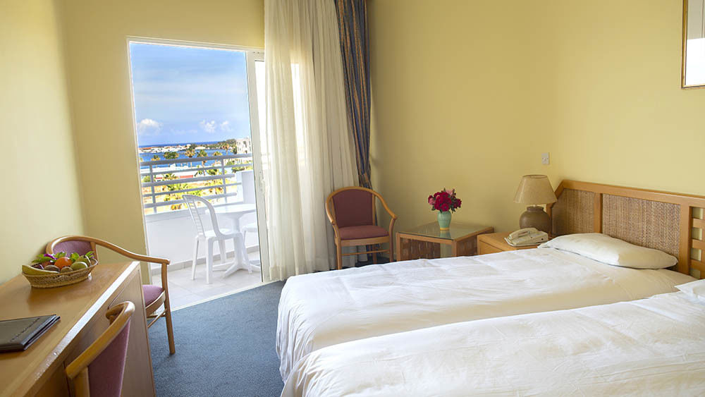 Aloe Hotel Paphos Exteriör bild