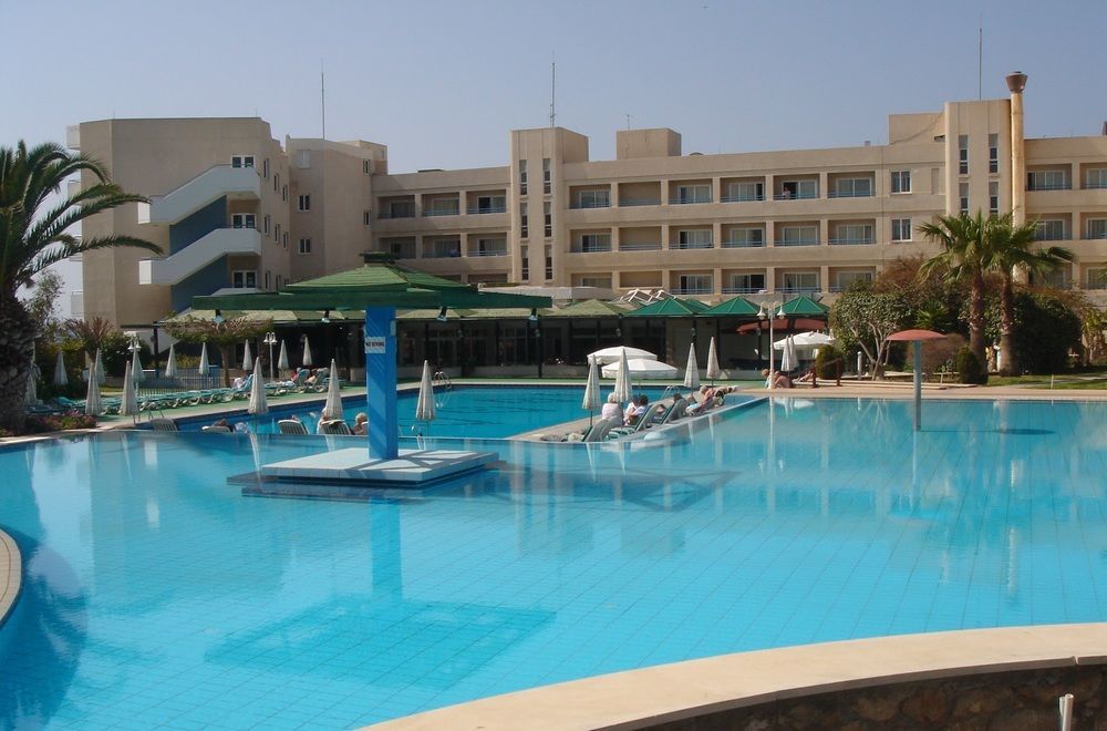 Aloe Hotel Paphos Exteriör bild